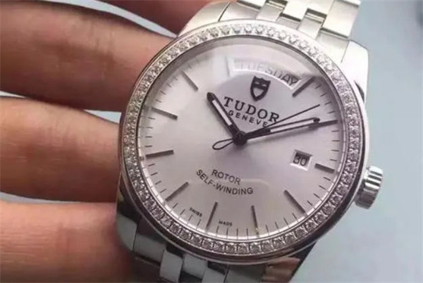 帝舵手表进水了应该咋解决(正确处理方法)(图) 帝舵手表进水了应该咋解决(正确处理方法)(图)