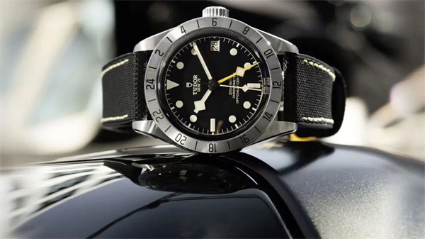 帝舵腕表表壳有划痕解决办法汇总(图) 帝舵腕表表壳有划痕解决办法汇总(图)