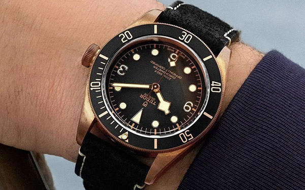 帝舵机械表机芯生锈处理办法(图) 帝舵机械表机芯生锈处理办法(图)